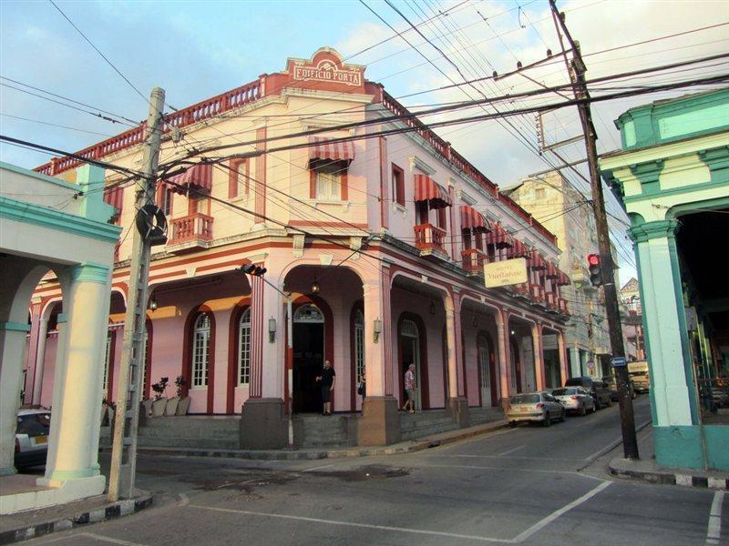 E Vueltabajo Hotel Pinar del Río Exterior photo